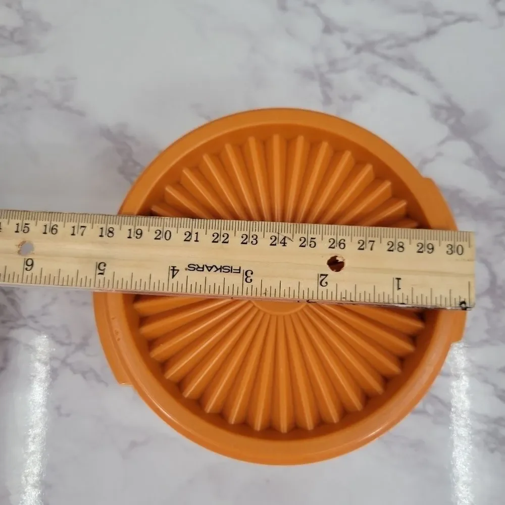 Tupperware harvest orange